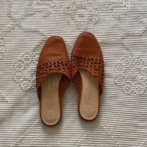 Woven mules
